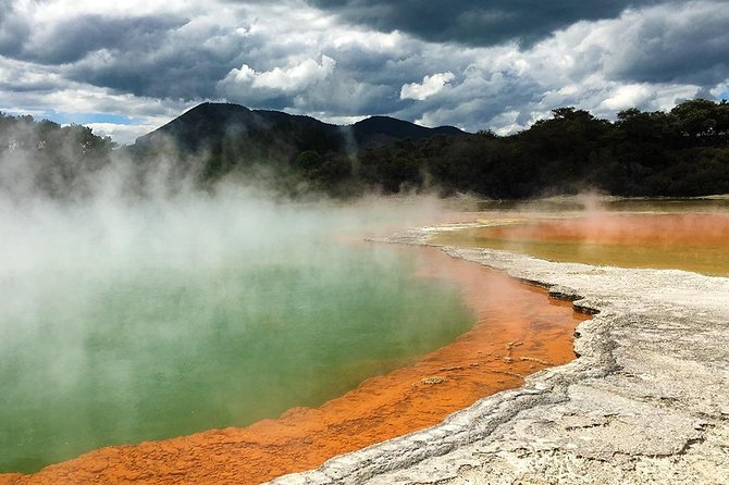 Hobbiton & Rotorua including Wai-O-Tapu - Small Group Tour from Auckland - Wai-O-Tapu and the colors of geothermal Rotorua