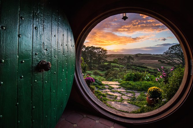 Hobbiton & Rotorua Living Māori Village Private Tour Ex-Auckland - A private guide can make the long day easier