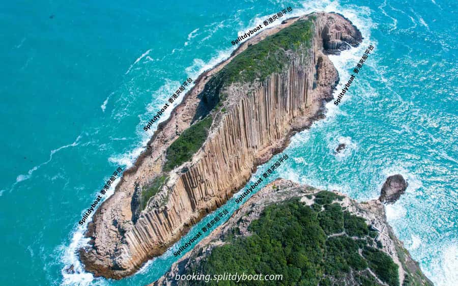 Hong Kong: Geopark Four Sea Arches Volcano Sightseeing Tour - The speedboat changes the pace