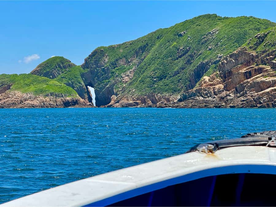 Hong Kong: Geopark Four Sea Arches Volcano Sightseeing Tour - The guide matters more than the timetable