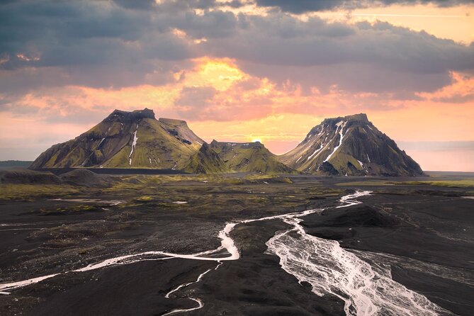 Ice Cave by Katla Volcano Super Jeep Tour from Vik - Why Katla’s ice cave is different from a blue-ice attraction