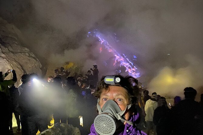 Ijen Blue Fire Trekking - Blue fire, sulfur fumes, and safety gear