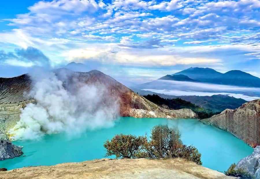 Ijen Crater Blue Fire Night Hike - Walking through the volcanic highlands in darkness
