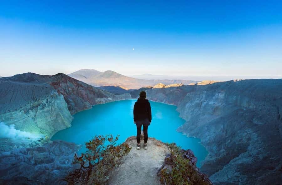 Ijen Private Guided Tour with Sunrise from Bali or West Java - What the ferry crossing adds to the night