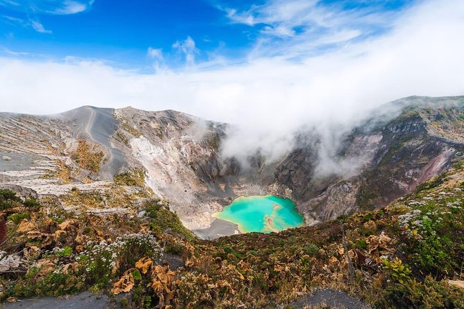 Irazú Volcano National Park (Half Day) - The early ride from San José to the volcano
