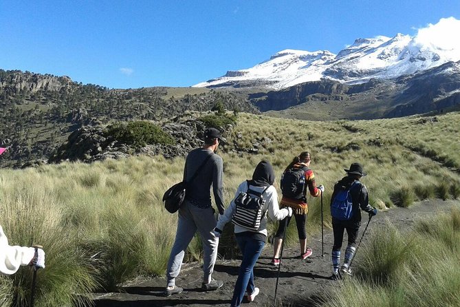 Iztaccihuatl Volcano Hike with an Alpinist - La Joya: Starting at 3,990 Meters