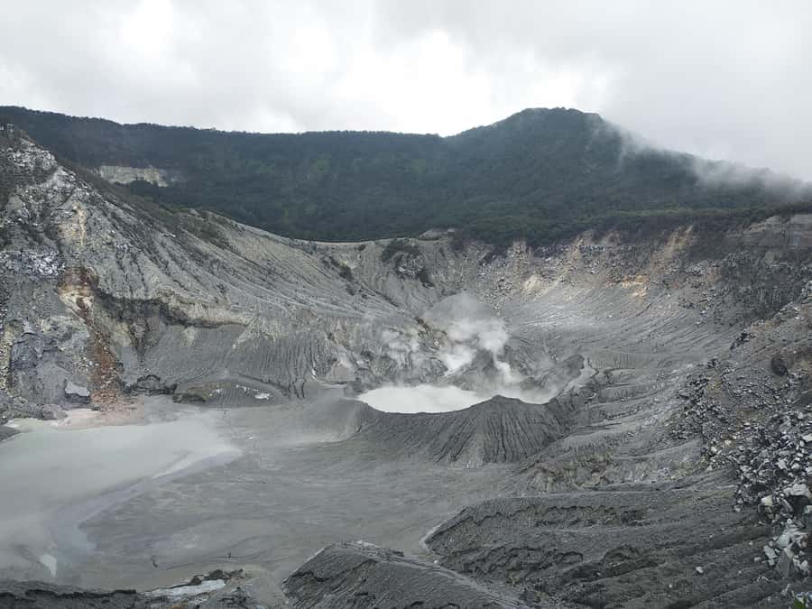 Jakarta: Active Volcano, Waterfall &beautiful local village - The 5.4-kilometer walk to Cibareubeuy Waterfall