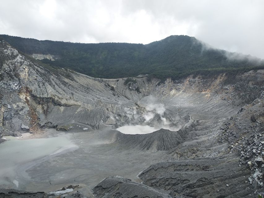 Jakarta :Volcano, HotSpring, Tea Factory, RiceField, &Coffee - Lunch in Lembang, with costs kept separate