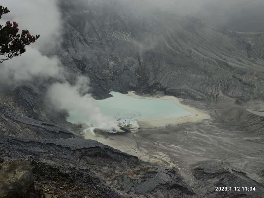 Jakarta :Volcano, HotSpring, Tea Factory, RiceField, &Coffee - What to pack for the 12-hour schedule