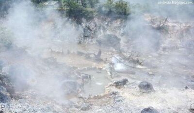 Jakarta: Volcano, Suspension Bridge, and Hot Spring Tour