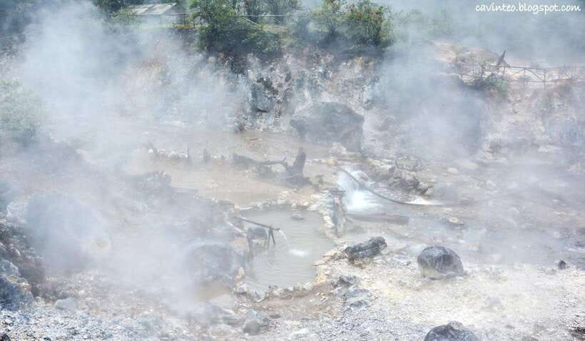 Jakarta: Volcano, Suspension Bridge, and Hot Spring Tour - The four-hour ride from Jakarta to the highlands
