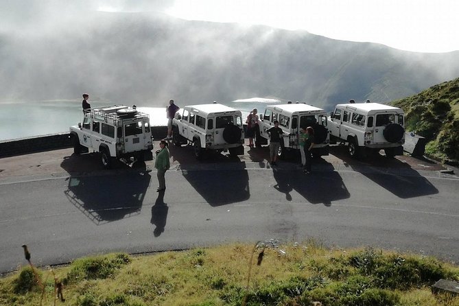 Jeep Tour Full Day Sete Cidades & Lagoa do Fogo with lunch and drinks included. - Is $108.84 a fair price?