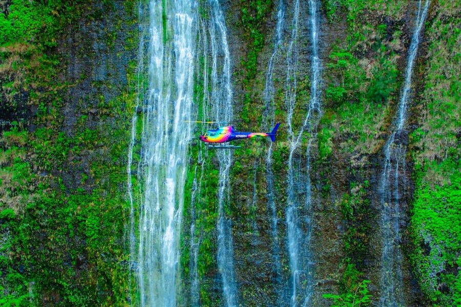 Kailua-Kona: Kohala, Volcanoes and Waterfall Helicopter Tour - Four volcanoes, one sweeping view
