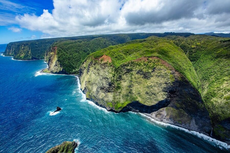 Kailua-Kona: Kohala, Volcanoes and Waterfall Helicopter Tour - Puu Waawaa adds forests to the volcanic story