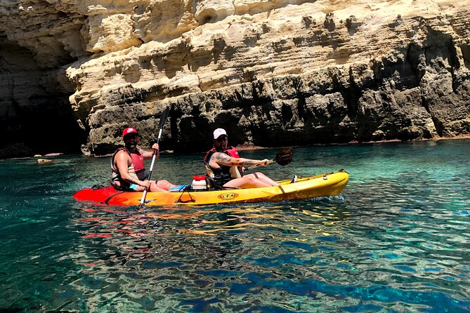 Kayaking tour through volcanoes of Cabo de Gata Natural Park - Learning to handle the kayak