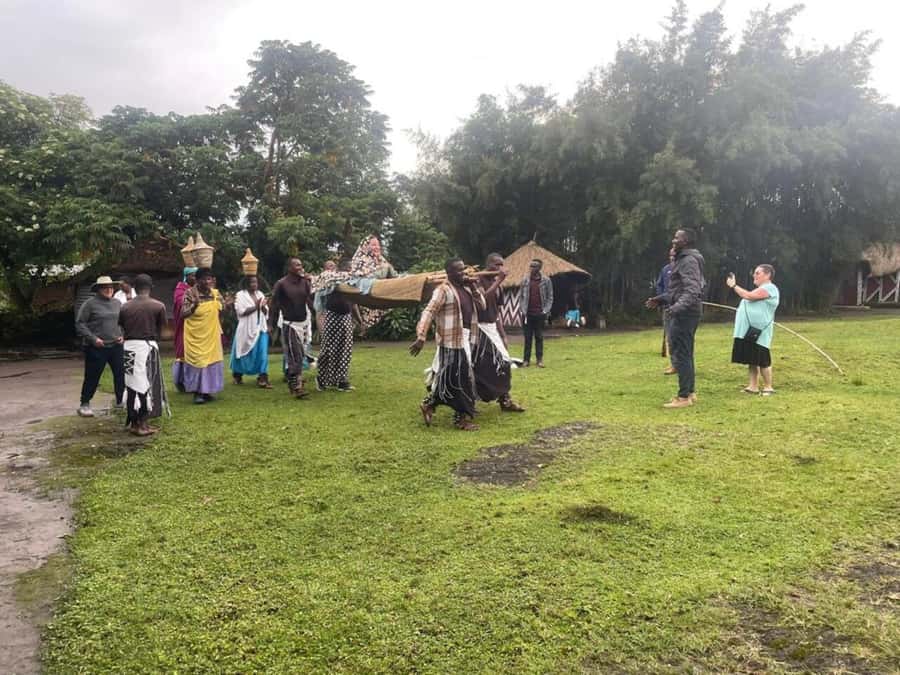 Kigali: Rwanda Gorilla Tracking in Volcanoes National Park - Lunch and a look at Rwandan culture
