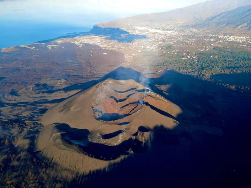 La Palma: Tajogaite Volcano Guided Hike - The viewpoint under Llano del Jable’s sky