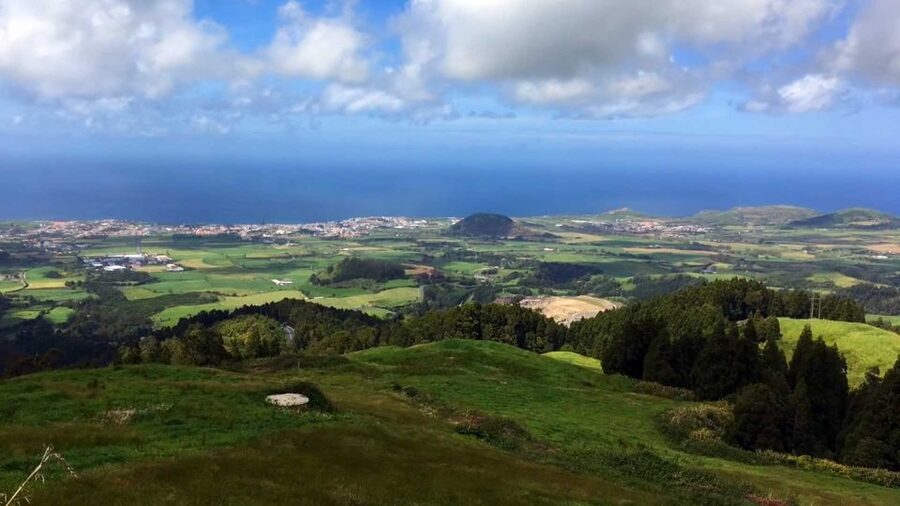 Lagoa do Fogo: Biologist-guided Volcano e-Tour +Hot Springs - Ribeira Grande and the coast