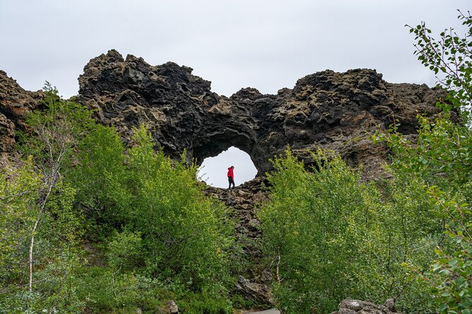 Lake Myvatn, Hot-Springs & Godafoss Waterfall Tour from Akureyri - Timing, meeting point, and cruise-day planning