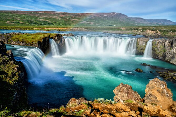 Lake Myvatn, Hot-Springs & Godafoss Waterfall Tour from Akureyri - Goðafoss: a powerful first stop