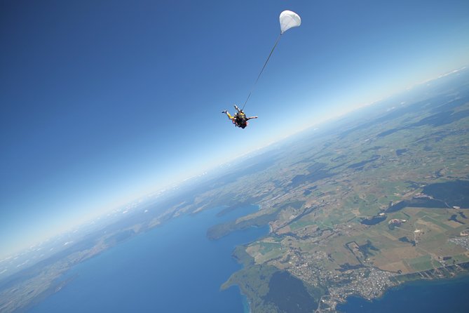 Lake Taupo 12,000-Foot Tandem Skydiving - Who will enjoy this Taupo tandem jump