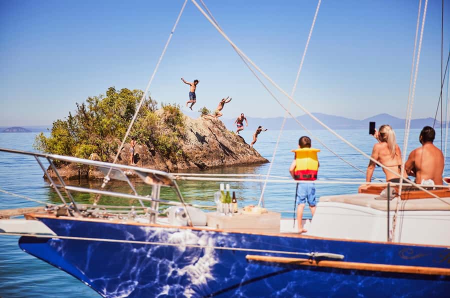 Lake Taupo: Classical Sailing to the Māori Rock Carvings - Why the Māori Rock Carvings are worth seeing from the lake