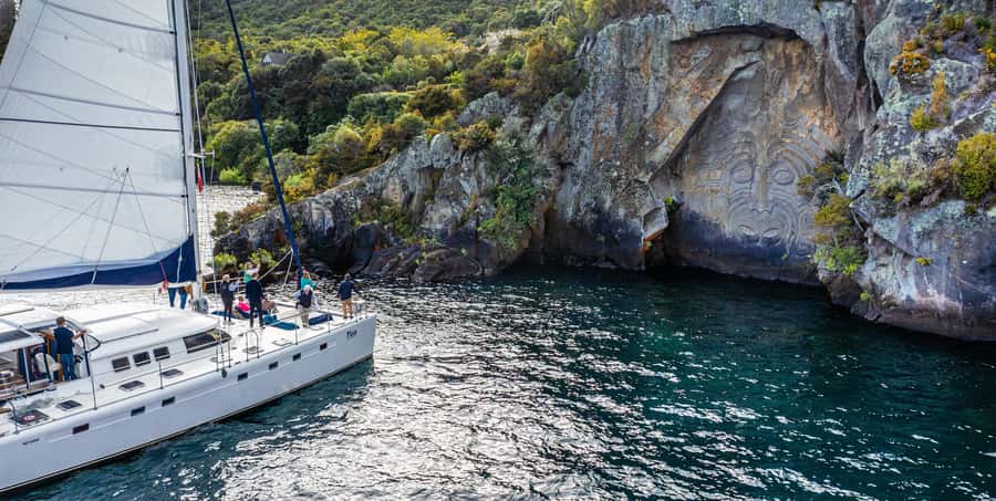 Lake Taupo: Luxury Sailing Catamaran to Māori Rock Carvings - Choosing the best seats and departure time