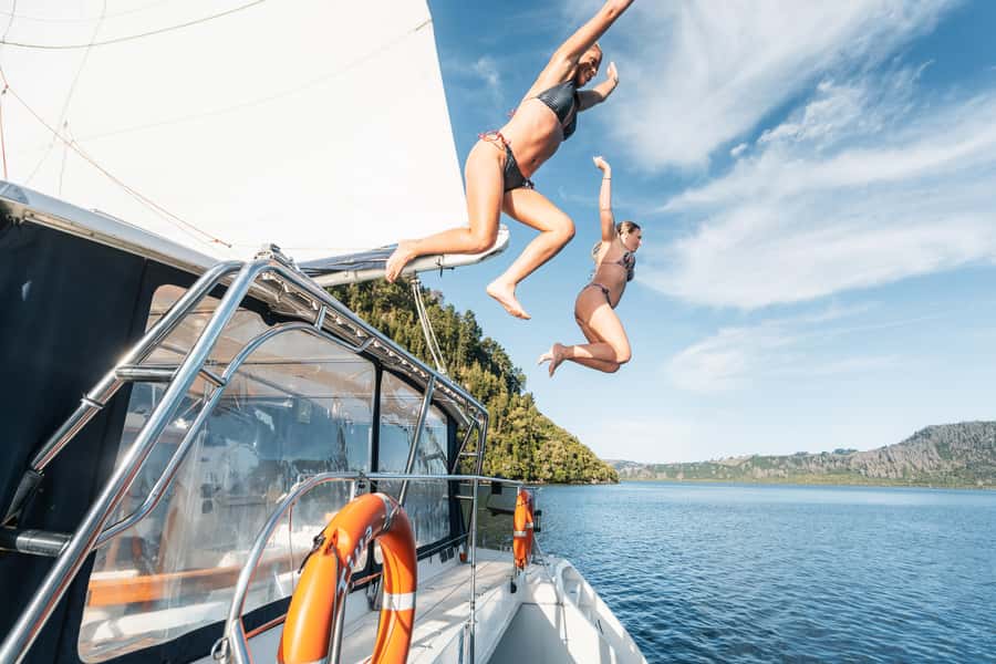 Lake Taupo: Luxury Sailing Catamaran to Māori Rock Carvings - Booking advice and cancellation details