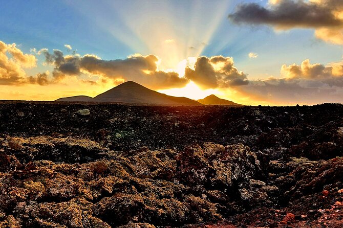 Lanzarote E-Bike Tour: Volcano Craters & Scenic Vineyards - Getting comfortable on the premium e-bikes
