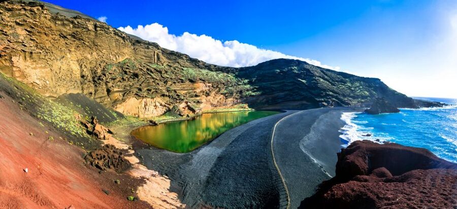 Lanzarote: Guided Day Trip to Timanfaya Park & Lago Verde - Guides, languages, and the coach ride