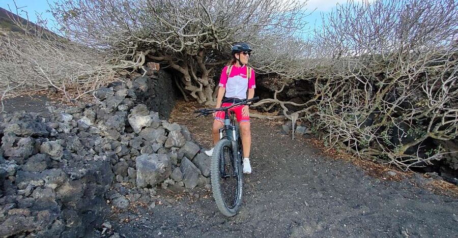 Lanzarote: Guided ebike tours of the Timanfaya volcanoes - Starting among Lanzarote’s black-ash vineyards