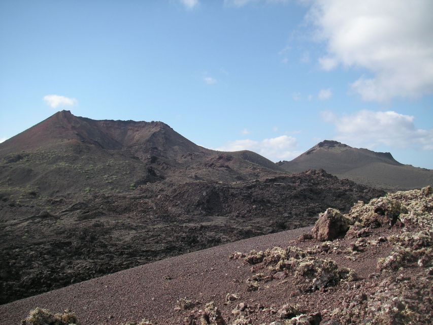 Lanzarote: Guided Volcano Hike with Transfers - The climb to the crater rim
