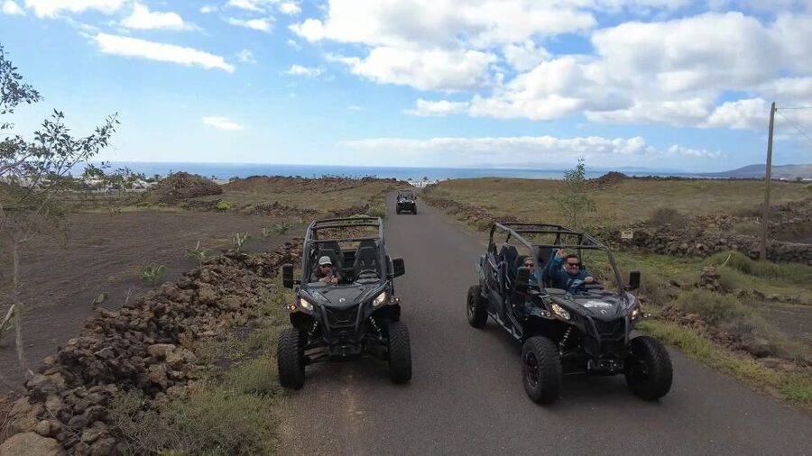 Lanzarote: Mix tour Guided Buggy Volcano Tour 4 or 6 seater - Is this a family activity?