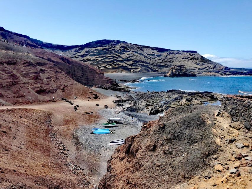 Lanzarote: Timanfaya and Cueva de los Verdes Day Trip - Camel ride or free camel museum