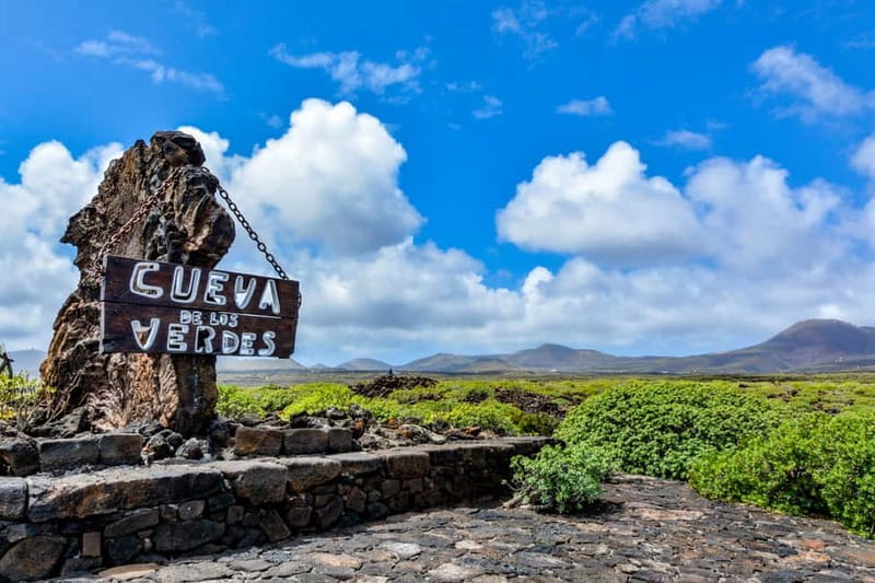 Lanzarote: Timanfaya Park, Jameos Agua, & Cueva Verdes Tour - Cueva de los Verdes: the day’s most atmospheric stop