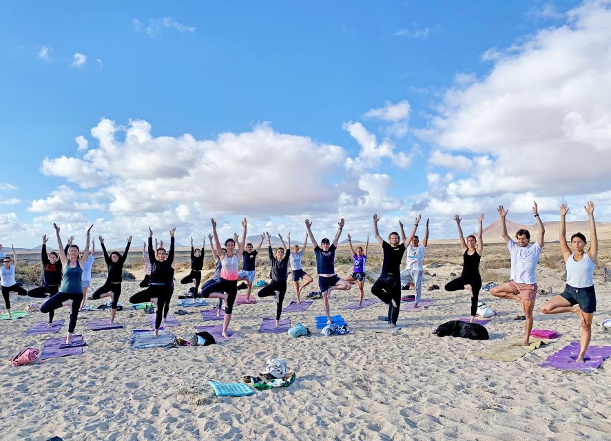 Lanzarote: Volcanic Yoga Session with Ocean Views - Final call: book it for the teaching, hope for the view