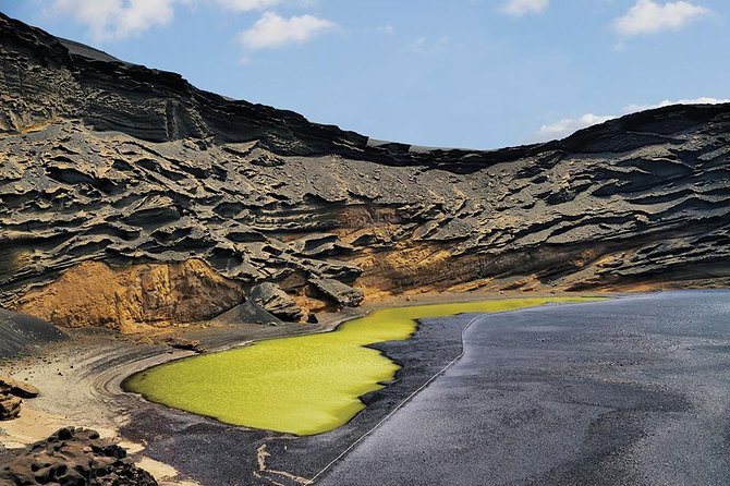 Lanzarote Volcano and Wine Region Tour from Fuerteventura - The Aloe Vera center and the sales-stop question