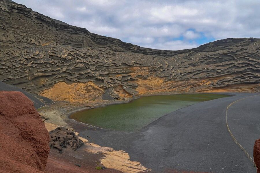 Lanzarote: Volcanos of Timanfaya and Caves Tour with Lunch - La Geria and Lanzarote’s unusual vineyards