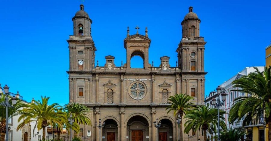 Las Palmas, Botanical Gardens and Bandama Volcano Tour - Starting in Vegueta, the city’s oldest quarter