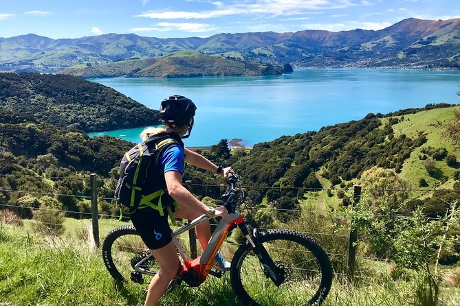 Lava Loop- Guided electric mountain bike tour in Akaroa - Descents, sealed roads, and the return loop