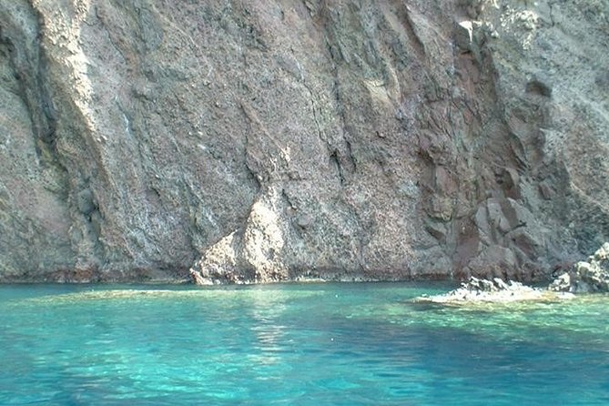 Lipari Stromboli volcano - Language and communication on board