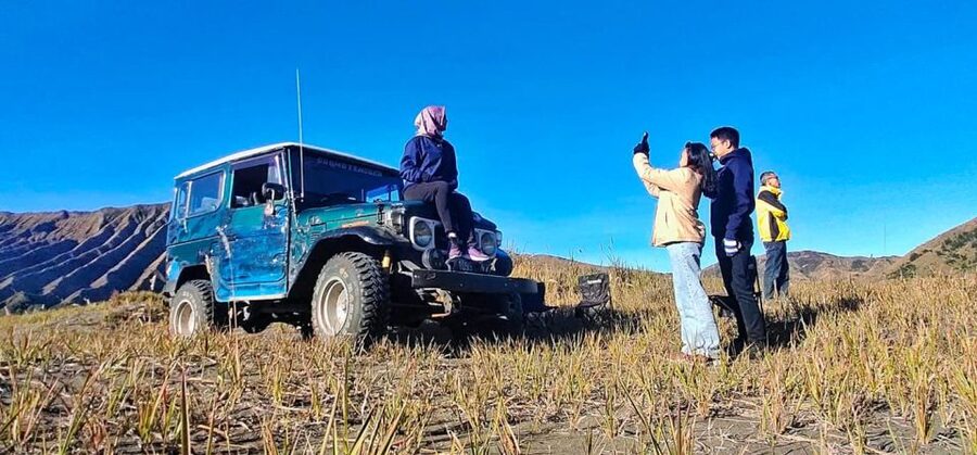 Malang/Probolinggo: Affordable Private Jeep Bromo Sunrise - Returning to the hotel after the crater