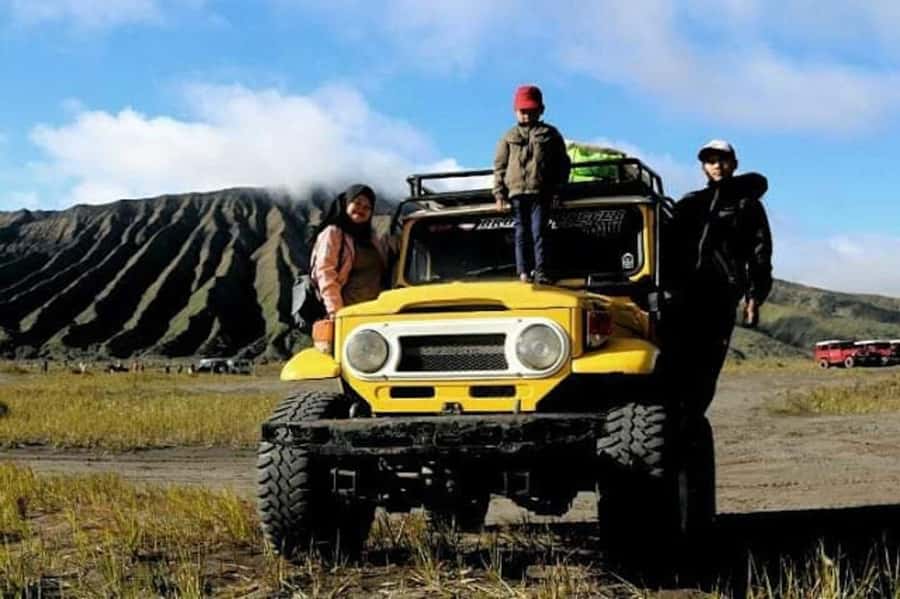 Malang/Probolinggo: Affordable Private Jeep Bromo Sunrise - Practical preparation for the night