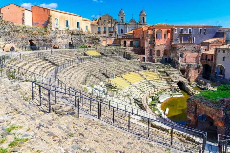 Malta: Mount Etna and Catania Guided Day Trip by Catamaran - Catania on foot: Piazza del Duomo and the city center