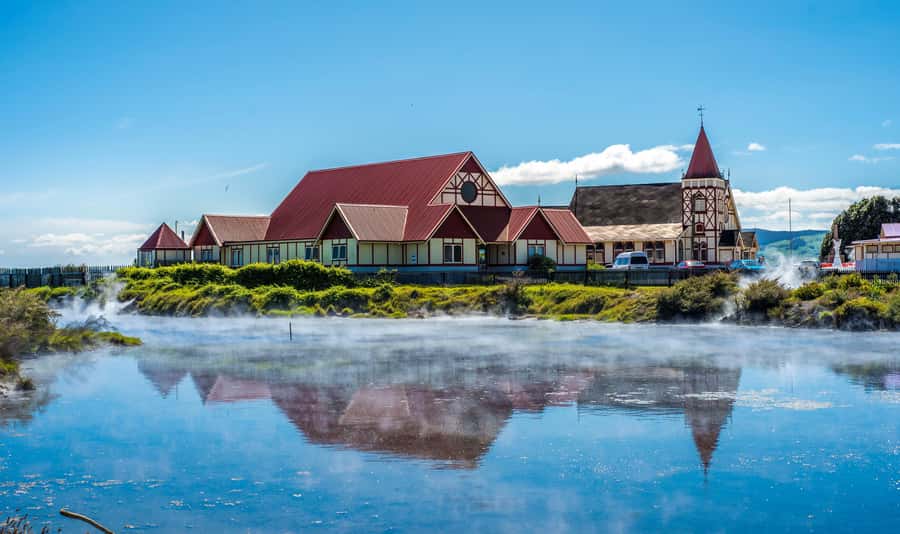 Maori Culture Small Group Afternoon Tour including Te Puia - A one-hour look at Rotorua and its lakes