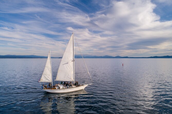 Maori Rock Carvings Eco Sailing Taupo - What happens during the 2.5-hour cruise