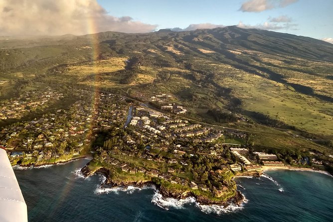 Maui Circle Island-PRIVATE-Air Tour for 2-5: Waterfalls & Lava! - What the pilot adds to the experience