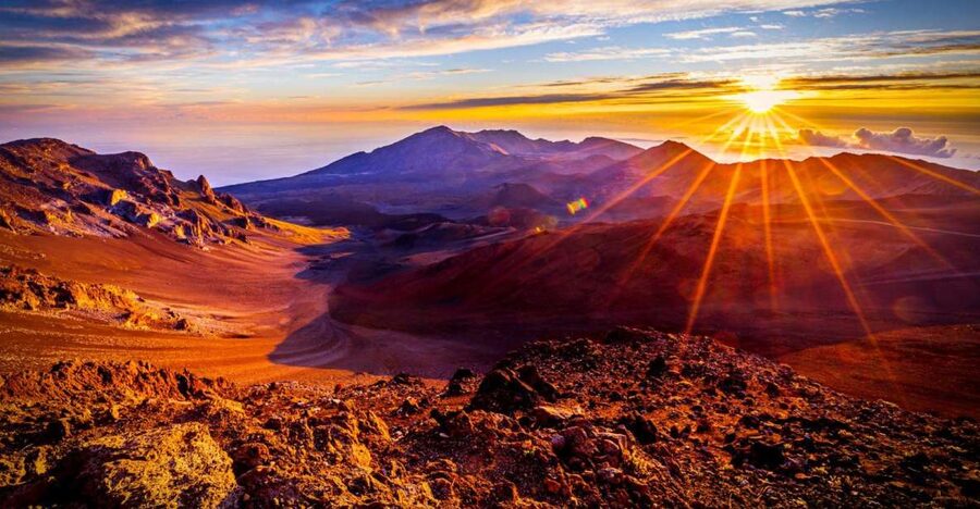 Maui: Haleakala Sunrise Eco Tour with Breakfast - Haleakala sunrise begins in darkness
