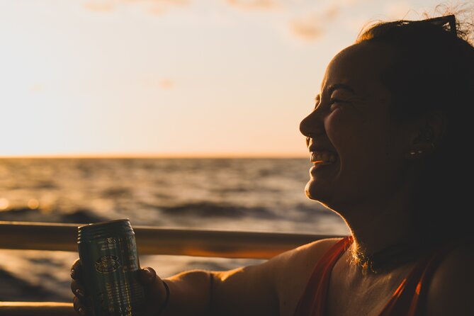 Mauna Kea Signature Sunset Coastline Cruise - Drinks, snacks, and the relaxed pace