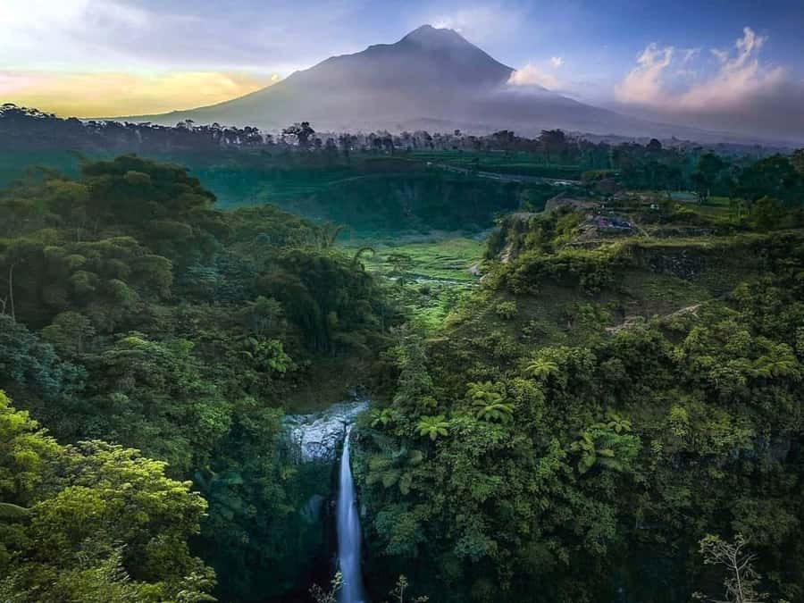 Merapi Volcano 4WD Jeep Tour and Kedung Kayang Waterfall - Walking down to Kedung Kayang Waterfall